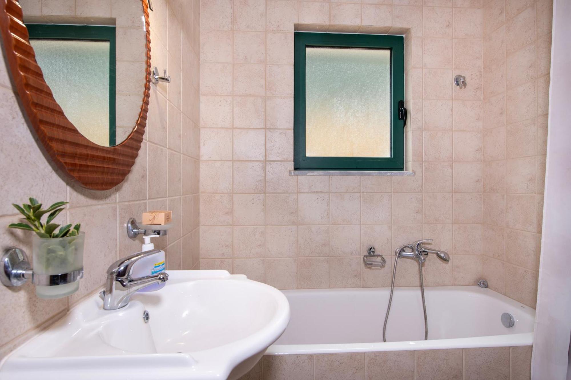 Jacuzzi Nena - Chania Traditional Holiday home *