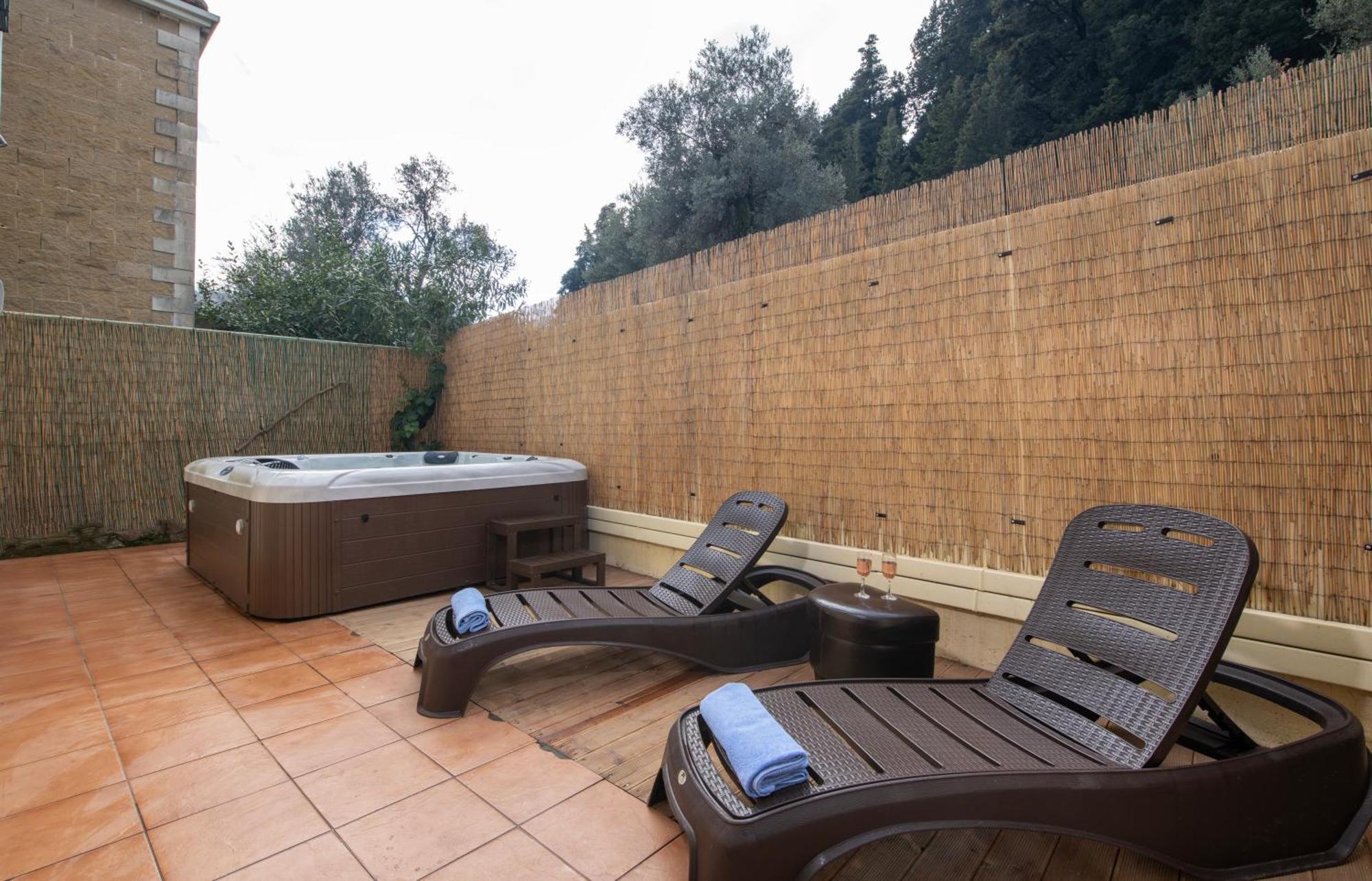 Jacuzzi Nena - Chania Traditional Holiday home